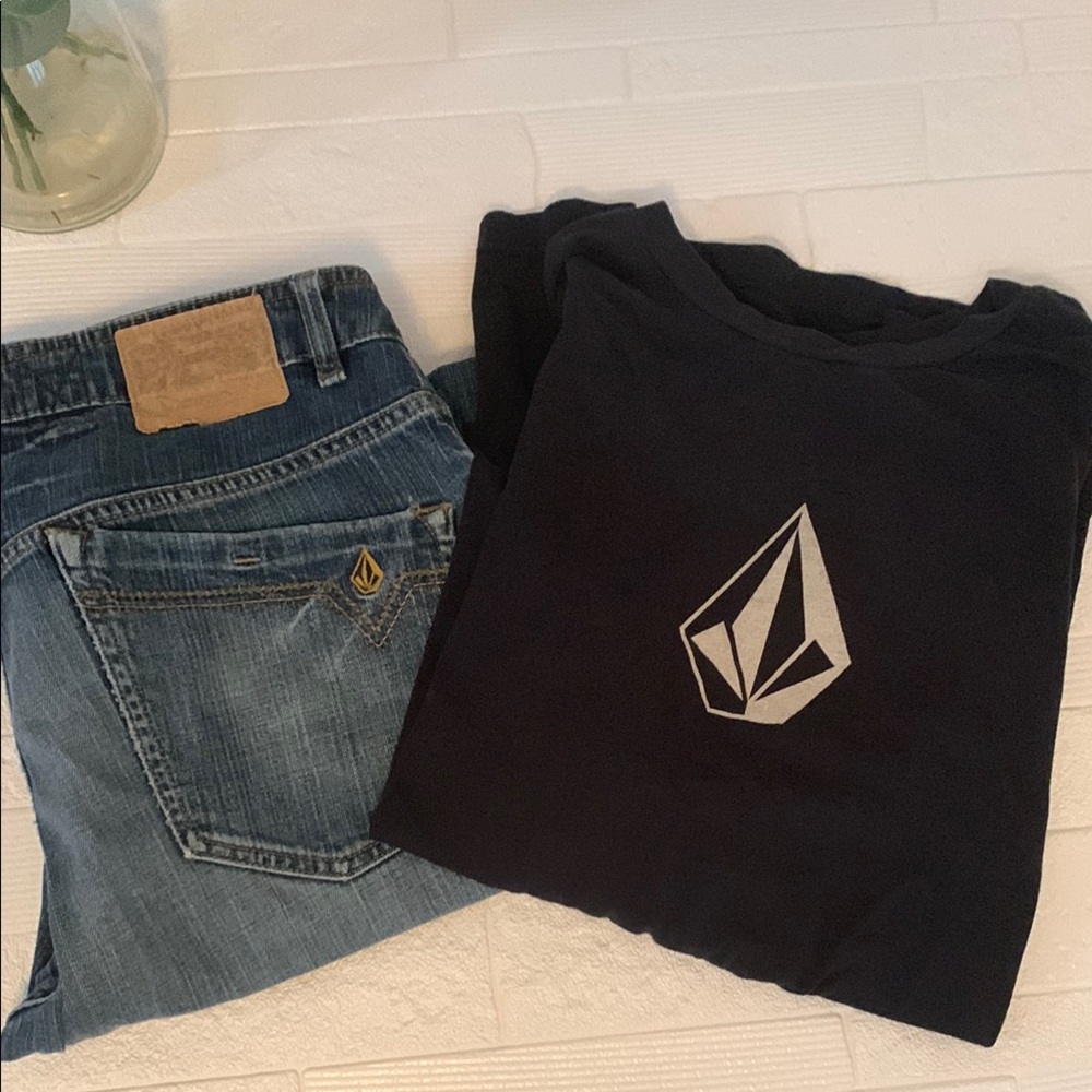 Volcom jeans and T-shirt set